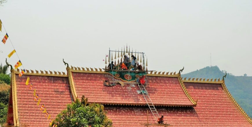 ບຸນຜ້າປ່າສາມັກຄີ ຍົກຍອດຊໍ່ຟ້າວັດສີຄູນເມືອງ ແຂວງຫລວງພະບາງ ບຸນຜ້າປ່າສາມັກຄີ ຍົກຍອດຊໍ່ຟ້າວັດສີຄູນເມືອງ ແຂວງຫລວງພະບາງ