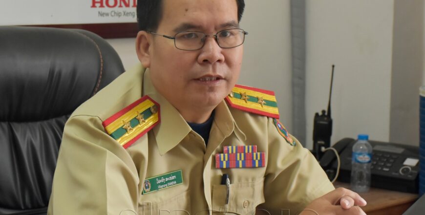 ເຈົ້າໜ້າທີ່ເລັ່ງນຳຫາໂຊເຟີຂັບລົດດ້ວຍຄວາມປະໝາດຢູ່ເສັ້ນທາງ 450 ປີ ມາສຶກສາອົບຮົມ