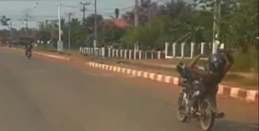 ການຂັບລົດ ທີ່ຂັດກົດຈະລາຈອນ ຍ່ອມເກີດອຸບັດເຫດ ການຂັບລົດ ທີ່ຂັດກົດຈະລາຈອນ ຍ່ອມເກີດອຸບັດເຫດ