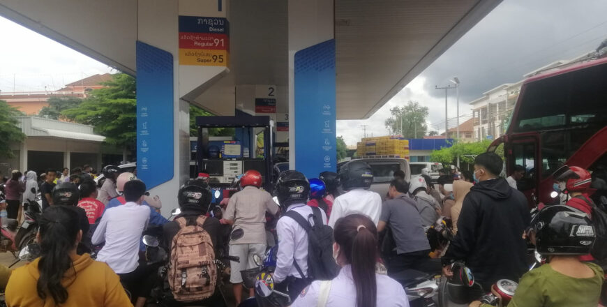 ສິ່ງດຽວທີ່ເຮັດໄດ້ຕອນນີ້ກໍຄືທົນໄປກ່ອນ ຫວັງວ່າທຸກຢ່າງຈະດີຂຶ້ນ