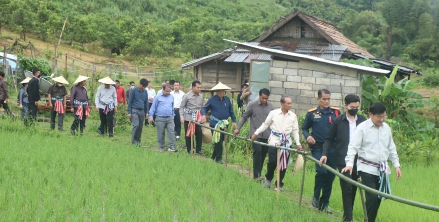 ທ່ານ ທອງລຸນ ສີສຸລິດ ປະທານປະເທດ ຢ້ຽມຢາມສວນໝາກໄມ້ ຂອງປະຊາຊົນ ຢູ່ເມືອງນ້ຳບາກ