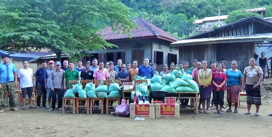 ຊາວບ້ານປາກແຟນ ເມືອງຊຽງເງິນ ແຂວງຫລວງພະບາງ ທີ່ຖືກຜົນກະທົບຈາກໄພນ້ຳຖ້ວມ ໄດ້ຮັບການຊ່ວຍເຫລືອບັນເທົາທຸກ