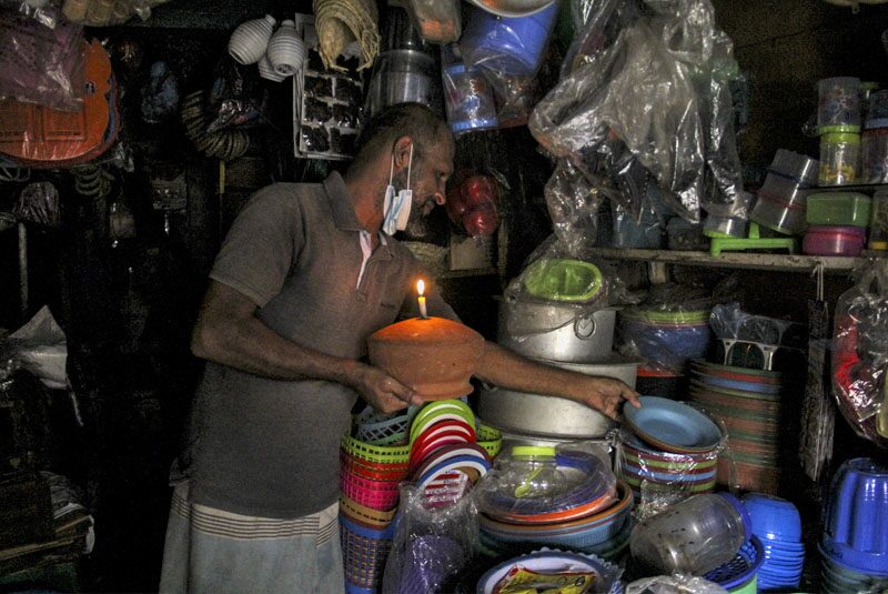 ສີລັງກາຂຶ້ນຄ່າໄຟຟ້າຄັ້ງທຳອິດໃນຮອບ 9 ປີ ສູງເຖິງ 264% ສີລັງກາຂຶ້ນຄ່າໄຟຟ້າຄັ້ງທຳອິດໃນຮອບ 9 ປີ ສູງເຖິງ 264%