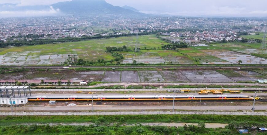 ອິນໂດເນເຊຍທົດລອງ “ທາງລົດໄຟຄວາມໄວສູງ” ຈາກາຕາ-ບັນດຸງ ສຳເລັດ ອິນໂດເນເຊຍທົດລອງ “ທາງລົດໄຟຄວາມໄວສູງ” ຈາກາຕາ-ບັນດຸງ ສຳເລັດ
