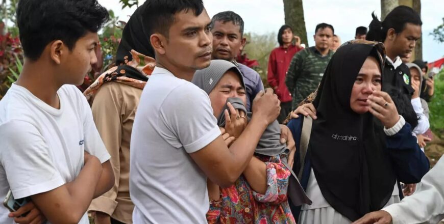 ຄວາມຄືບໜ້າ ຈາກເຫດແຜ່ນດິນໄຫວທີ່ ເກາະຊາວາ ປະເທດອິນໂດເນເຊຍ ມີຄົນເສຍຊີວິດເພີ່ມຂຶ້ນ 268 ຄົນ ໄດ້ຮັບບາດເຈັບຫລາຍກວ່າ 1,000 ຄົນ ຄວາມຄືບໜ້າ ຈາກເຫດແຜ່ນດິນໄຫວທີ່ ເກາະຊາວາ ປະເທດອິນໂດເນເຊຍ ມີຄົນເສຍຊີວິດເພີ່ມຂຶ້ນ 268 ຄົນ ໄດ້ຮັບບາດເຈັບຫລາຍກວ່າ 1,000 ຄົນ