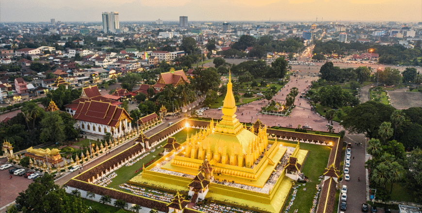 ປີເກົ່າຜ່ານພົ້ນໄປ ຜົນງານເພິ່ງພໍໃຈຫລາຍ ປີໃໝ່ມາຂໍໃຫ້ເປັນປີເງິນປີທອງຂອງທຸກໆຄົນ