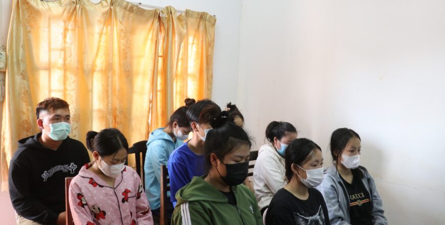 ປກສ ແຂວງວຽງຈັນ ກັກຕົວກຸ່ມມົ້ວສຸມດື່ມນໍ້າກະທ່ອມ-ຜະລິດຄ້າຂາຍ 9 ຄົນມາສຶກສາອົບຮົມ ແລະ ປັບໃໝຕາມລະບຽບ ປກສ ແຂວງວຽງຈັນ ກັກຕົວກຸ່ມມົ້ວສຸມດື່ມນໍ້າກະທ່ອມ-ຜະລິດຄ້າຂາຍ 9 ຄົນມາສຶກສາອົບຮົມ ແລະ ປັບໃໝຕາມລະບຽບ