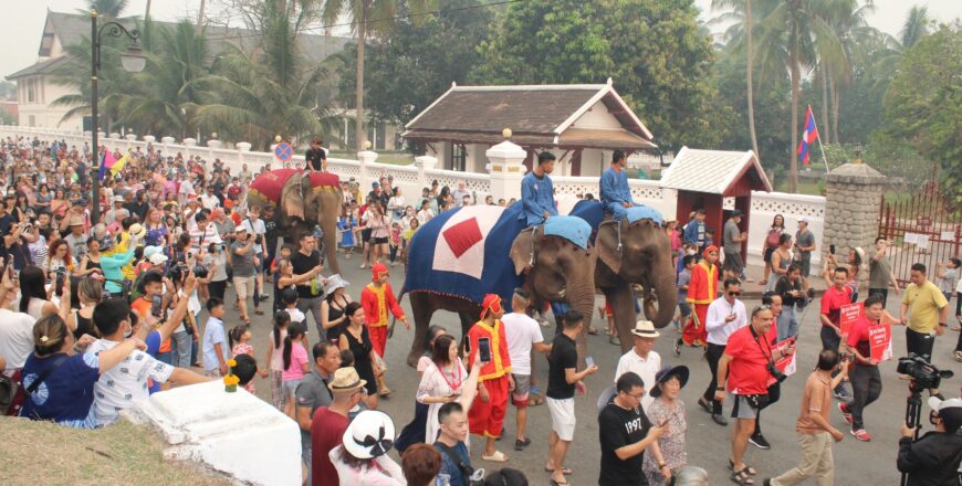 ພິທີແຫ່ຊ້າງຮຽງເກີຍ ໃນເທສະການບຸນປີໃໝ່ລາວ ພສ 2566 ຢູ່ແຂວງຫລວງພະບາງ ວັນທີ 13 ເມສາ 2023