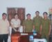 ປກສ ເມືອງແກ່ນທ້າວ ມອບຄຳຫລາຍກວ່າ 10 ບາດ ແລະ ລົດຈັກ ທີ່ຖືກຄົນຮ້າຍລັກໄປ ມາຄືນໃຫ້ເຈົ້າຂອງເດີມ
