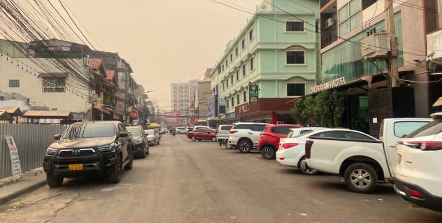 6 ເຫດຜົນຂອງການໃຫ້ຢຸດເຊົາ ຕະຫລາດກາງຄືນ ຢູ່ຖະໜົນແຫ່ງບຸນ ບ້ານຫາຍໂສກ ແລະ ແຜນທິດທາງຈັດສັນສະຖານທີ່ຄ້າຂາຍ 6 ເຫດຜົນຂອງການໃຫ້ຢຸດເຊົາ ຕະຫລາດກາງຄືນ ຢູ່ຖະໜົນແຫ່ງບຸນ ບ້ານຫາຍໂສກ ແລະ ແຜນທິດທາງຈັດສັນສະຖານທີ່ຄ້າຂາຍ