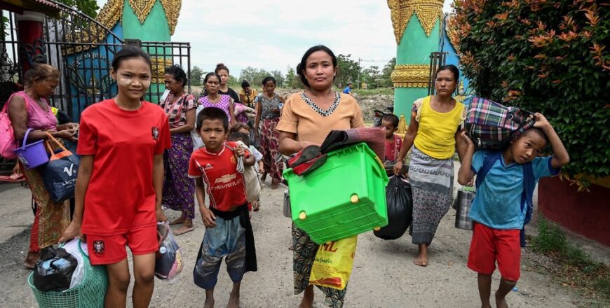 ມຽນມາ-ບັງກະລາເທດ ອົບພະຍົບປະຊາຊົນອອກຈາກພື້ນທີ່ສ່ຽງ ຮັບມືພາຍຸ “ໂມຄາ”