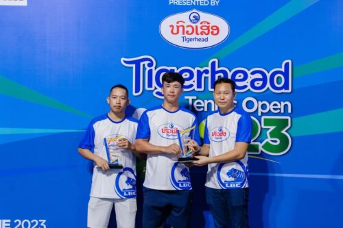 “ສະຖາພອນ” ຊະນະ “ວິທະຍາ” ມື 1 ຂອງລາວ 2-1 ເຊັດ  ຄວ້າແຊ໋ມເທັນນິດ ນໍ້າດື່ມຫົວເສືອ ໂອເພັນ 2023