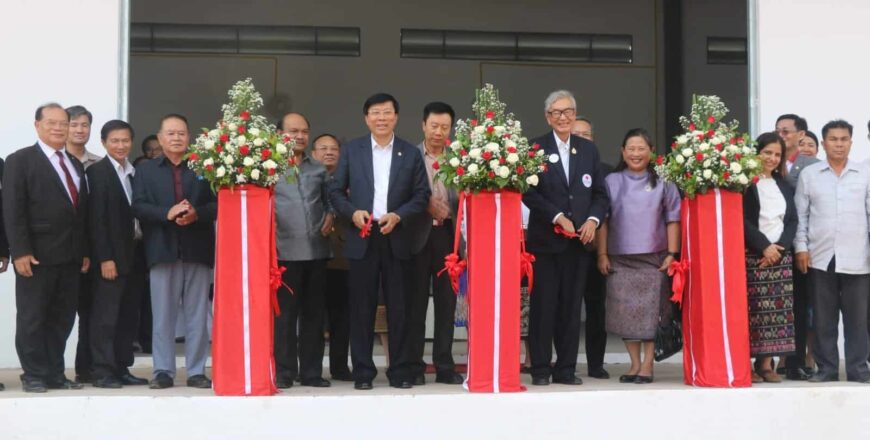 ສະພາກາຊາດໄທ ຊ່ວຍສ້າງສາງເຄື່ອງບັນເທົາທຸກໃຫ້ອົງການກາແດງແຫ່ງຊາດລາວ ມູນຄ່າຫລາຍກວ່າ 4 ຕື້ກີບ ທັງເສີມຂະຫຍາຍການຮ່ວມມືຢ່າງບໍ່ຢຸດຢັ້ງ