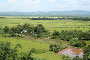 ດິນແມ່ນຊັບພະຍາກອນອັນລ້ຳຄ່າ ແລະ ທຶນຮອນອັນມະຫາສານຂອງຊາດ ພົນລະເມືອງລາວເປັນກຳມະສິດຂອງວົງຄະນາຍາດແຫ່ງຊາດ ຊຶ່ງລັດເປັນຕົວແທນເຈົ້າກຳມະສິດ ດິນແມ່ນຊັບພະຍາກອນອັນລ້ຳຄ່າ ແລະ ທຶນຮອນອັນມະຫາສານຂອງຊາດ ພົນລະເມືອງລາວເປັນກຳມະສິດຂອງວົງຄະນາຍາດແຫ່ງຊາດ ຊຶ່ງລັດເປັນຕົວແທນເຈົ້າກຳມະສິດ