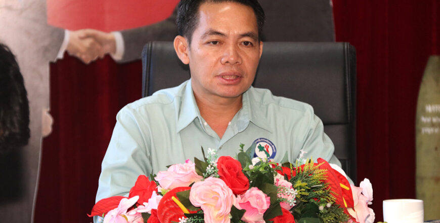 ທັດສະນະຂອງທ່ານຫົວໜ້າຫ້ອງການ ຄຊກລ ຕໍ່ກັບລະເບີດບໍ່ທັນແຕກ ທີ່ຕົກຄ້າງໃນ ສປປລາວ. ທັດສະນະຂອງທ່ານຫົວໜ້າຫ້ອງການ ຄຊກລ ຕໍ່ກັບລະເບີດບໍ່ທັນແຕກ ທີ່ຕົກຄ້າງໃນ ສປປລາວ.