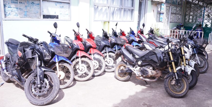 ຈັບຄົນຮ້າຍລັກລົດຈັກ 9 ຄົນ ເຄື່ອນໄຫວ ລັກມາແລ້ວຫລາຍກວ່າ 20 ຄັນ ເພື່ອສົ່ງ ຂາຍໄປຕ່າງແຂວງ