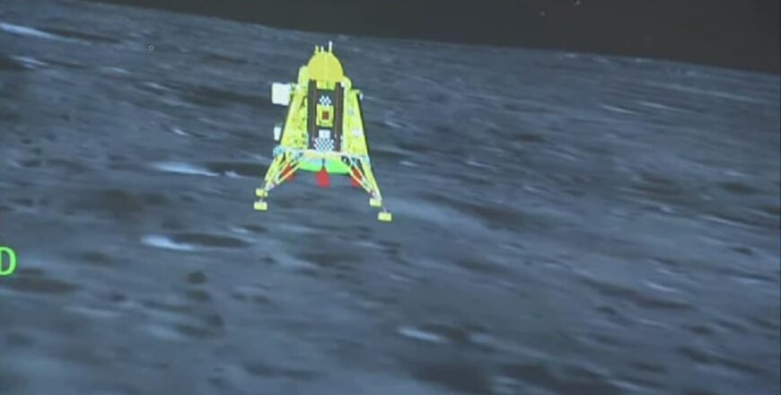 ອິນເດຍ ລົງຈອດຍານສໍາຫລວດ Chandrayaan-3 ບໍລິເວນຂົ້ວໃຕ້ຂອງດວງຈັນສໍາເລັດຕາມກໍານົດການ ອິນເດຍ ລົງຈອດຍານສໍາຫລວດ Chandrayaan-3 ບໍລິເວນຂົ້ວໃຕ້ຂອງດວງຈັນສໍາເລັດຕາມກໍານົດການ