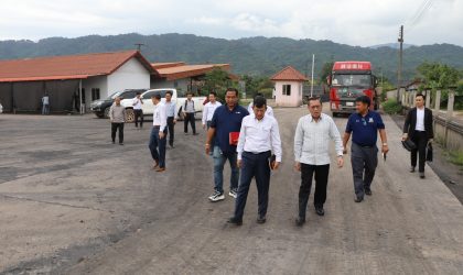 ລັດຖະມົນຕີກະຊວງພະລັງງານ ແລະ ບໍ່ແຮ່ ເຄື່ອນໄຫວກວດກາການຄ່ຽນຖ່າຍ ແລະ ເຄື່ອນຍ້າຍແຮ່ທາດ ຢູ່ແຂວງວຽງຈັນ