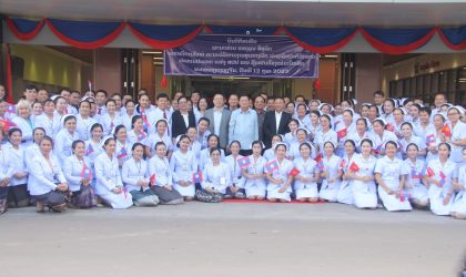 ປະທານປະເທດ ຢ້ຽມຢາມໂຮງໝໍມະໂຫສົດ ແລະ ໃຫ້ກຳລັງໃຈແພດໝໍທີ່ບໍລິການຄົນເຈັບ