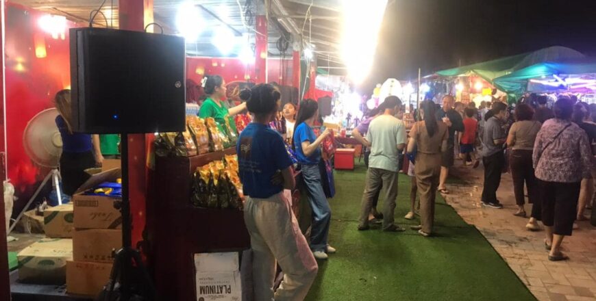 ບຸນຊ່ວງເຮືອປະເພນີທ່າວັດຈັນປີນີ້ ບໍ່ອະນຸຍາດໃຫ້ນຳໃຊ້ເຄື່ອງສຽງຂະໜາດໃຫຍ່ ແຕ່ອະນຸຍາດໃຫ້ນຳໃຊ້ໄດ້ແຕ່ເຄື່ອງສຽງທີ່ມີລະດັບສຽງເໝາະສົມ ບຸນຊ່ວງເຮືອປະເພນີທ່າວັດຈັນປີນີ້ ບໍ່ອະນຸຍາດໃຫ້ນຳໃຊ້ເຄື່ອງສຽງຂະໜາດໃຫຍ່ ແຕ່ອະນຸຍາດໃຫ້ນຳໃຊ້ໄດ້ແຕ່ເຄື່ອງສຽງທີ່ມີລະດັບສຽງເໝາະສົມ