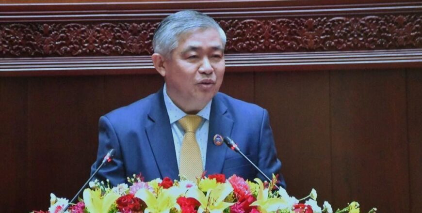 ຮອງລັດຖະມົນຕີ ກະຊວງແຮງງານ ແລະ ສະຫວັດດີການສັງຄົມ ໄດ້ຊີ້ແຈງແຮງງານລາວ ຫລັ່ງໄຫລໄປເຮັດວຽກຢູ່ຕ່າງປະເທດ ຮອງລັດຖະມົນຕີ ກະຊວງແຮງງານ ແລະ ສະຫວັດດີການສັງຄົມ ໄດ້ຊີ້ແຈງແຮງງານລາວ ຫລັ່ງໄຫລໄປເຮັດວຽກຢູ່ຕ່າງປະເທດ