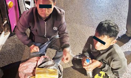 ຈັບຊາຍໜຸ່ມ 2 ຄົນ ຊຸກເຊື່ອງຢາບ້າໄວ້ຖົງເຄື່ອງ 60.000 ເມັດ ຄາລົດເມ ອຸດົມໄຊ-ນະຄອນຫລວງວຽງຈັນ