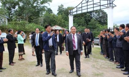 ປະທານປະເທດ ຢ້ຽມຢາມ ແລະ ໂອ້ລົມພະນັກງານ ເມືອງກວັນ ແລະ ເມືອງຊໍາໃຕ້