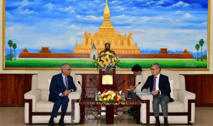 ຫົວໜ້າ ຄະນະພົວພັນຕ່າງປະເທດສູນກາງພັກ ຕ້ອນຮັບ ທູດສິງກະໂປ ປະຈຳ ສປປ ລາວ ຄົນໃໝ່