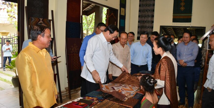ນາຍົກ ຊີ້ນຳວຽກງານເສດຖະກິດ ແລະ ຊຸກຍູ້ສົ່ງເສີມການຜະລິດ ຢູ່ແຂວງຫລວງພະບາງ ນາຍົກ ຊີ້ນຳວຽກງານເສດຖະກິດ ແລະ ຊຸກຍູ້ສົ່ງເສີມການຜະລິດ ຢູ່ແຂວງຫລວງພະບາງ