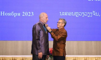 ປະດັບຫຼຽນໄຊພັດທະນາຊັ້ນII ໃຫ້ແກ່ ຮອງປະທານສະມາຄົມມິດຕະພາບ ຣັດຊຍ-ລາວ