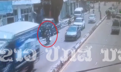 ຈັບຕົວຄົນຮ້າຍດຶງກະເປົາປະຊາຊົນ ຢູ່ບ້ານ ທົ່ງຕູມ ເມືອງຈັນທະບູລີ ມາດຳເນີນຄະດີ