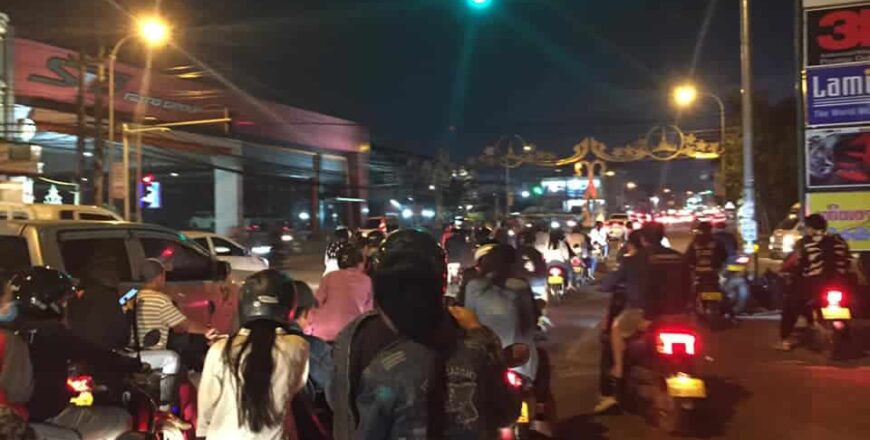 ຈະນຳໃຊ້ກຳລັງ 400 ກວ່າຄົນ ປ້ອງກັນງານບຸນພະທາດຫລວງ ແກ້ໄຂບັນຫາການສັນຈອນແອອັດ ຈະນຳໃຊ້ກຳລັງ 400 ກວ່າຄົນ ປ້ອງກັນງານບຸນພະທາດຫລວງ ແກ້ໄຂບັນຫາການສັນຈອນແອອັດ