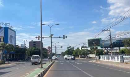 ປະຊາຊົນສ່ອງແສງ! ໄຟອຳນາດ ຈຸດ 3 ແຍກອູບມຸງ ແລະ 3 ແຍກວັດໄຕ ເປ່ເພ