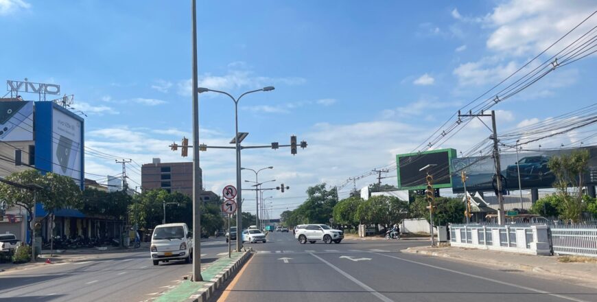 ປະຊາຊົນສ່ອງແສງ! ໄຟອຳນາດ ຈຸດ 3 ແຍກອູບມຸງ ແລະ 3 ແຍກວັດໄຕ ເປ່ເພ ປະຊາຊົນສ່ອງແສງ! ໄຟອຳນາດ ຈຸດ 3 ແຍກອູບມຸງ ແລະ 3 ແຍກວັດໄຕ ເປ່ເພ