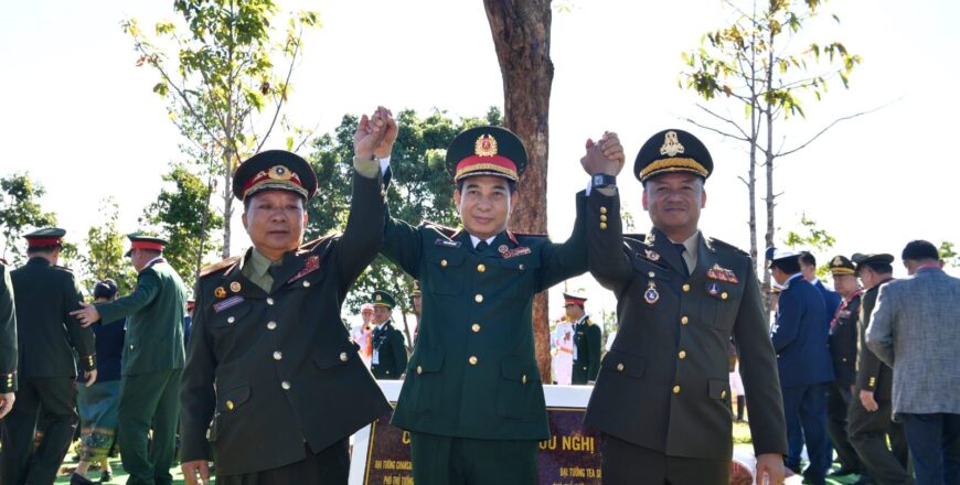 ຫວຽດນາມ-ລາວ-ກຳປູເຈຍ ພົບປະແລກປ່ຽນມິດຕະພາບປ້ອງກັນຊາດເຂດຊາຍແດນ ຄັ້ງທີ I