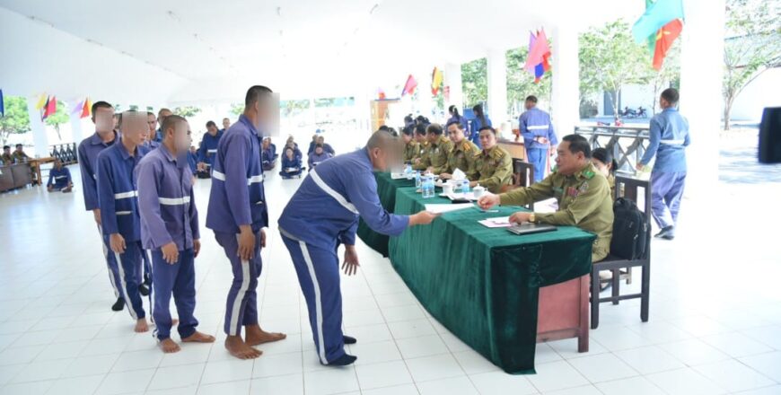 ກົມຕຳຫລວດຄຸມຂັງ-ດັດສ້າງ ປະກາດອະໄພຍະໂທດ ປ່ອຍຕົວນັກໂທດ 1.600 ກວ່າຄົນ ກົມຕຳຫລວດຄຸມຂັງ-ດັດສ້າງ ປະກາດອະໄພຍະໂທດ ປ່ອຍຕົວນັກໂທດ 1.600 ກວ່າຄົນ