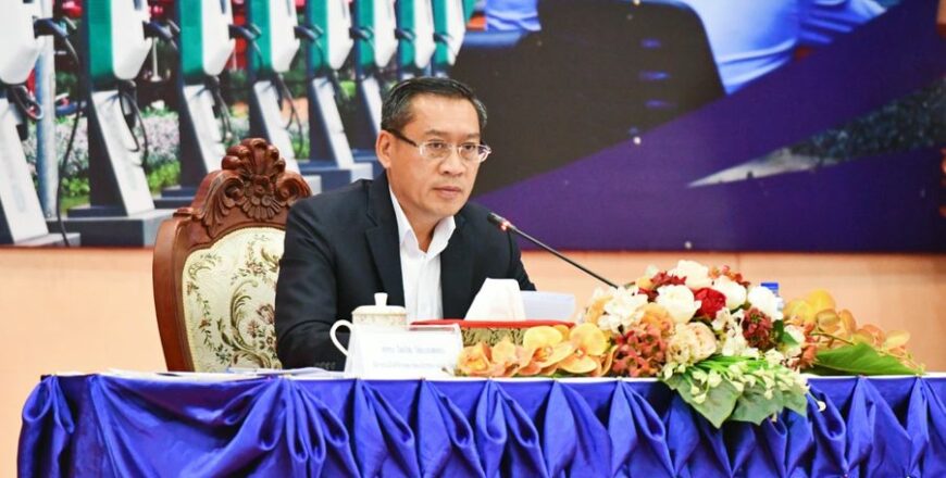 ລັດຖະມົນຕີ ກະຊວງພະລັງງານ ແລະ ບໍ່ແຮ່ ເນັ້ນໃຫ້ ຟຟລ ສຸມໃສ່ແກ້ໄຂໜີ້ສິນຄຸມເຄືອ, ປັບປຸງຂອດການບໍລິການຜູ້ຊົມໃຊ້ໄຟຟ້າ