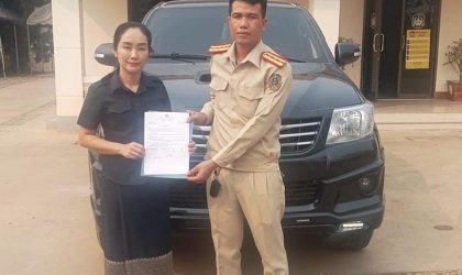 ມອບລົດກະບະວີໂກ ບໍ່ມີເອກະສານ ໃຫ້ເຈົ້າໜ້າທີ່ກອງກວດກາພາສີ ດຳເນີນການສືບສວນ-ສອບສວນ