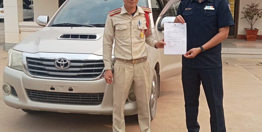 ມອບລົດກະບະວີໂກ ບໍ່ມີເອກະສານ 1 ຄັນ ໃຫ້ເຈົ້າໜ້າທີ່ກອງກວດກາພາສີ ດຳເນີການສືບສວນ-ສອບສວນ ມອບລົດກະບະວີໂກ ບໍ່ມີເອກະສານ 1 ຄັນ ໃຫ້ເຈົ້າໜ້າທີ່ກອງກວດກາພາສີ ດຳເນີການສືບສວນ-ສອບສວນ