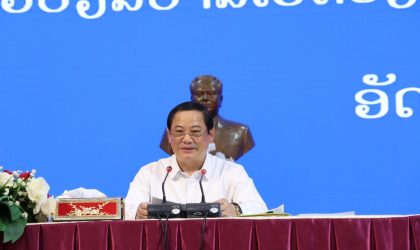 ນາຍົກລັດຖະມົນຕີ ເນັ້ນໃຫ້ແຂວງອັດຕະປື ເອົາໃຈໃສ່ແກ້ໄຂຄວາມຫຍຸ້ງຍາກທາງດ້ານເສດຖະກິດ-ການເງິນ ໃຫ້ດີຂຶ້ນ
