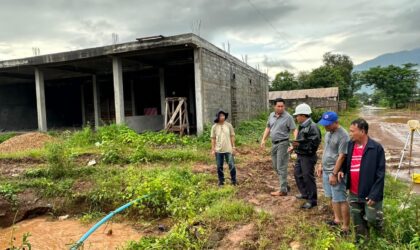 ເຈົ້າແຂວງຈໍາປາສັກ ລົງເຄື່ອນໄຫວ-ຕິດຕາມ ແລະ ຊີ້ນຳແກ້ໄຂບັນຫາ ນໍ້າຖ້ວມຂັງ