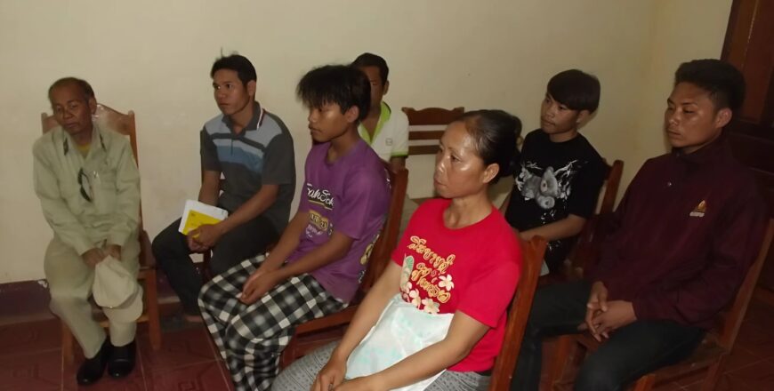 ປກສ ເມືອງບາຈຽງຈະເລີນສຸກ ສຶກສາອົບຮົມກຸ່ມແກ້ງຂີ່ລົດກວນເມືອງ 5 ຄົນ
