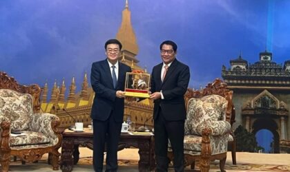 ເຈົ້ານະຄອນຄຸນໝິງ ແຂວງຢຸນໜານ ສປ ຈີນ ສະເໜີໃຫ້ເຈົ້າຄອງນະຄອນຫລວງວຽງຈັນ ມີການສ້າງຕັ້ງເມືອງມິດຕະພາບ