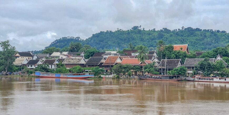 ນ້ຳຂອງຫລວງພະບາງ ຫລຸດລົງແລ້ວ ນ້ຳຂອງຫລວງພະບາງ ຫລຸດລົງແລ້ວ