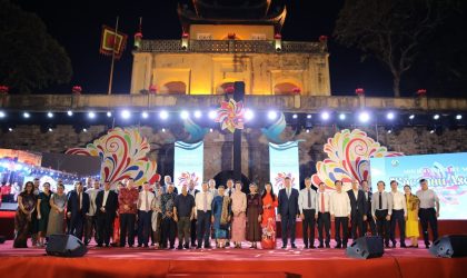 ງານເທດ​ສະ​ການວັດ​ທະ​ນະ​ທຳ​ມິດ​ຕະ​ພາບ “ສີ​ສັນ​ອາ​ຊຽນ”
