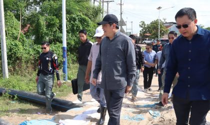 ນາຍົກລັດຖະມົນຕີ ລົງເຄື່ອນໄຫວຕິດຕາມການປ້ອງກັນ ແລະ ແກ້ໄຂນໍ້າຖ້ວມ ຢຸ່ຈຸດບ້ານໝາກຮຽວ