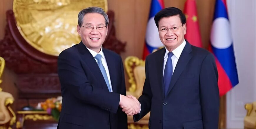 ນາຍົກລັດຖະມົນຕີ ສປ ຈີນ ພົບປະກັບ ທ່ານ ທອງລຸນ ສີສຸລິດ ປະທານປະເທດແຫ່ງ ສປປ ລາວ