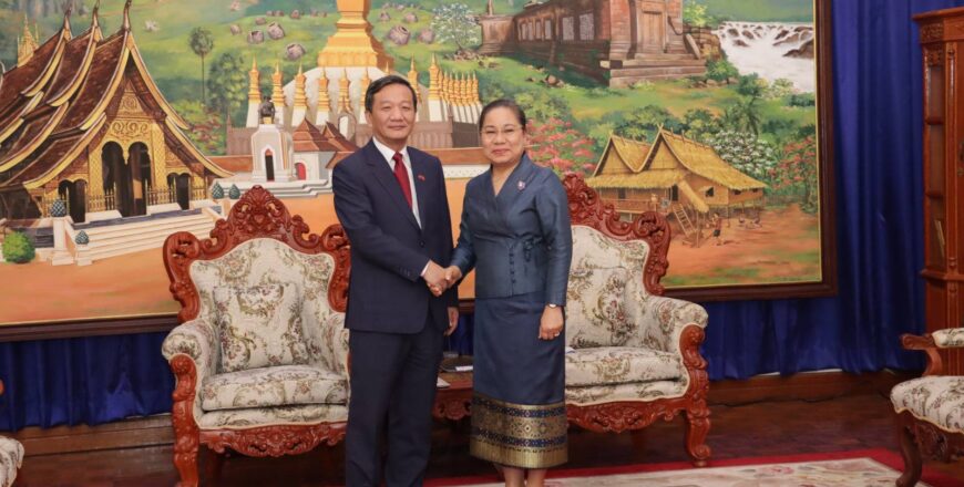 ລັດຖະມົນຕີກະຊວງ ຖວທ ຕ້ອນຮັບ ທູດຫວຽດນາມ ຄົນໃໝ່