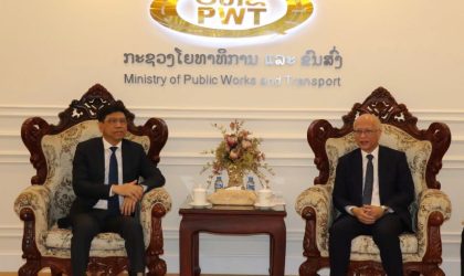 ລັດຖະມົນຕີກະຊວງ ຍທຂ ຕ້ອນຮັບຮອງລັດຖະມົນຕີກະຊວງຄົມມະນາຄົມຂົນສົ່ງຫວຽດນາມ