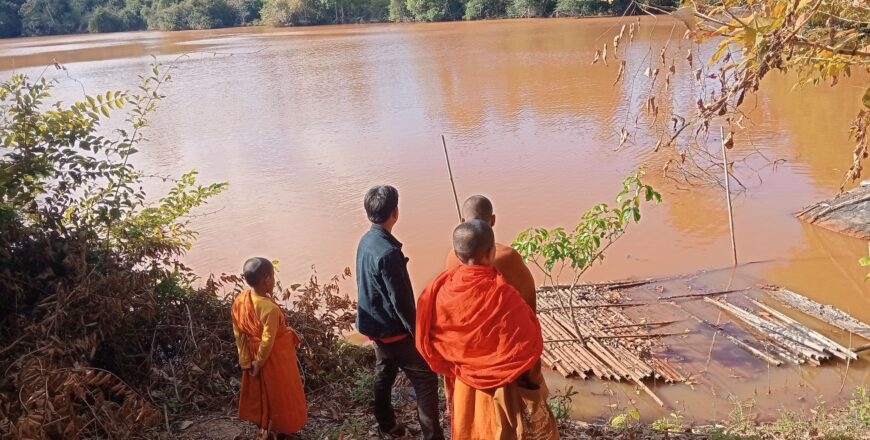 “ນໍ້າໜອງຖາດາກາຍເປັນສີແດງຂຸ່ນ” ປາກົດການທາງທຳມະຊາດ ທີ່ຍັງບໍ່ທັນມີການພິສູດ “ນໍ້າໜອງຖາດາກາຍເປັນສີແດງຂຸ່ນ” ປາກົດການທາງທຳມະຊາດ ທີ່ຍັງບໍ່ທັນມີການພິສູດ